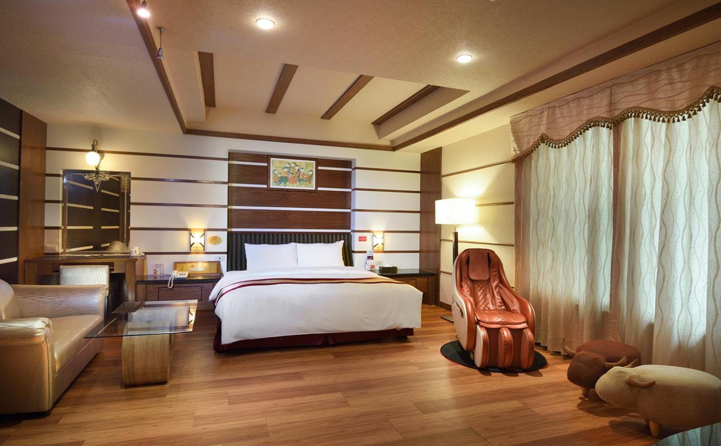Natoli Motel Tainan Exterior photo